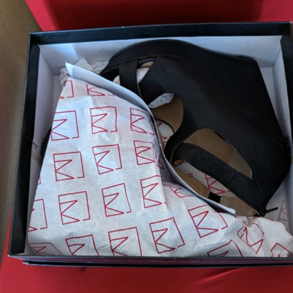 Black Leather Wedge Sandals - Picture 4 of 6